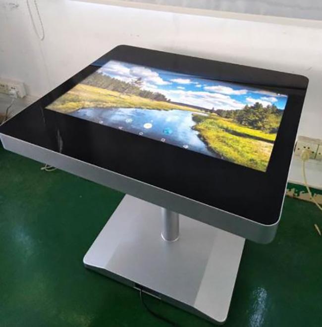 방수 상호 작용하는 LCD 스크린은 쇼핑 몰 또는 레스토랑에 터치로 커피 테이블 스마트 게임 테이블을 만집니다