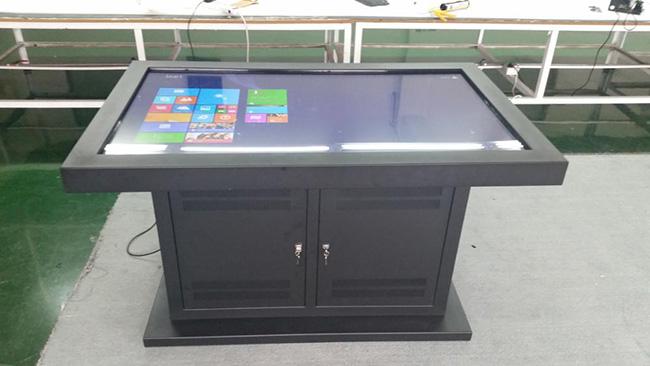  상점 / KTV / 바 / 식당을 위한 안드로이드 / 유리창 LCD 상호 작용하는 다중 터치 스마트 게임 커피 테이블